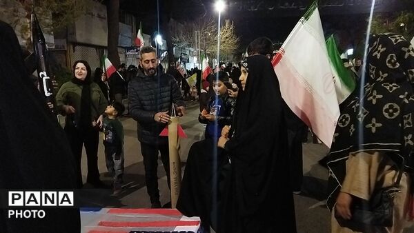از پیر تا کودک برای حفظ وطن آمدند-۲