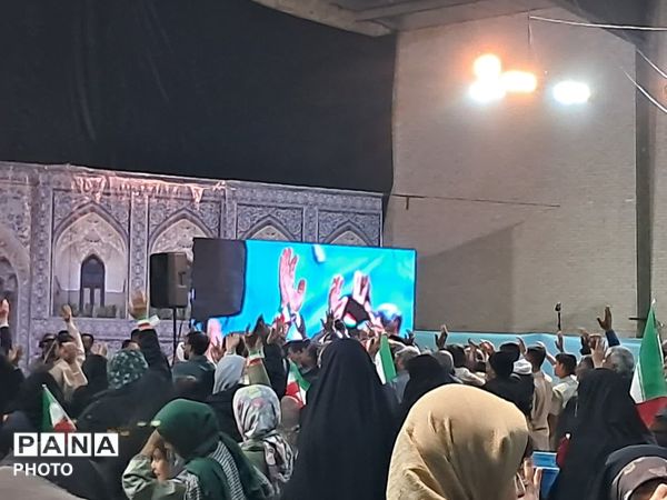حضور گسترده مردم شهر نیر در جشن زیر سایه خورشید