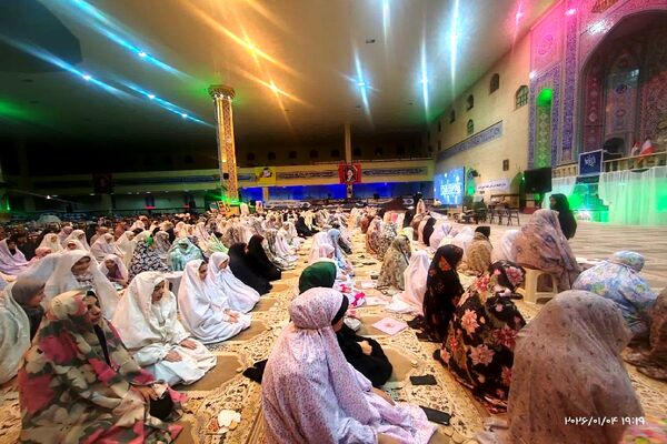 قاب‌هایی از خلوت عاشقانه دانش‌آموزان اسلامشهری در اعتکاف