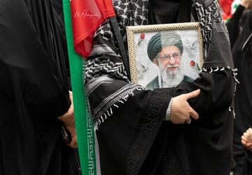 صدای زنان مقاومت؛ از خیابان تا جبهه نبرد با استکبار