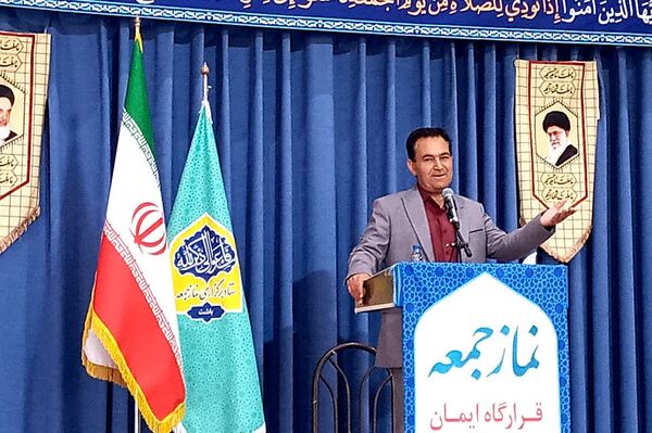 سخنرانی رئیس آموزش پرورش باشت در مراسم نماز جمعه به مناسبت هفته دفاع مقدس و آغاز سال تحصیلی