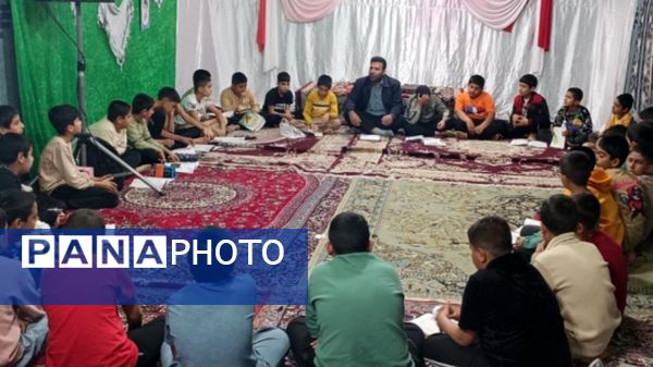 شور اعتکاف دختران و پسران بردسکن در یک صف معنوی