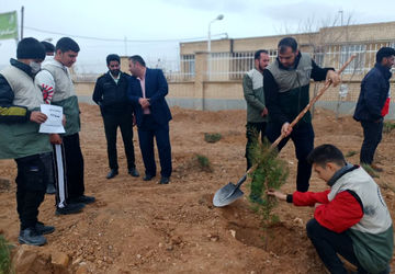 کاشت۱۰۰ نهال شناسنامه دار در ایزدخواست