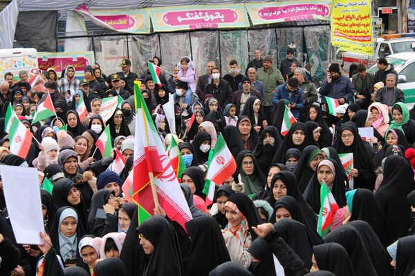 حماسه حضور مردم قروه در راهپیمایی ۲۲ بهمن؛ تجلی وحدت و وفاداری به انقلاب