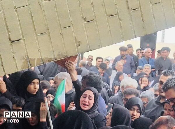 تشییع «شهیده فاطمه طاهری فرد» مدیر دبستان میناب در جیرفت