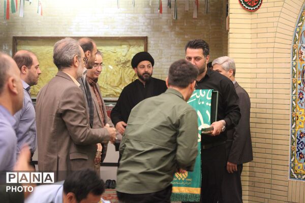 حضور خادمان حرم حضرت معصومه(س) در جمع کارکنان دادگستری همدان