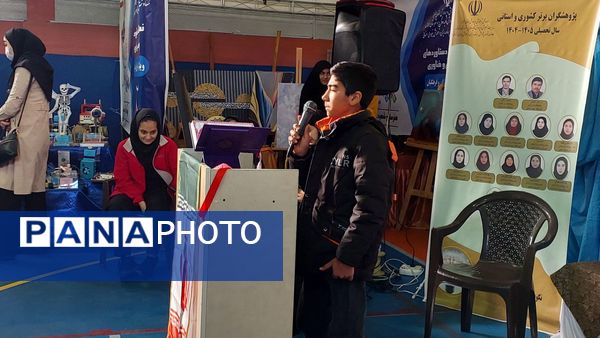 نمایشگاه هفته پژوهش در دبیرستان احمدی روشن شهرستان فردیس