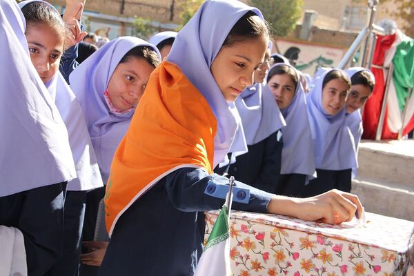 انتخابات  همیار مشاور در مدرسه نشاط بهارستان دو