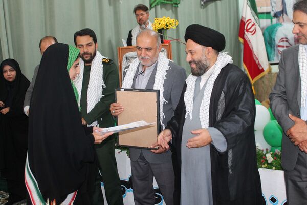 نواختن زنگ ایثار، شهادت و نماز در آموزشگاه ولایت شهرستان فریمان