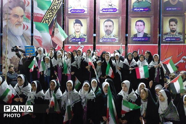 بانوان در خط مقدم حضور مردمی؛ گزارش تصویری رژه حماسی جان‌فدا