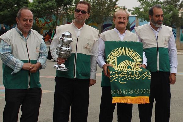 برگزاری مراسم باشکوه دهه کرامت در دبستان شهید بهاری پرند با حضور خادمین حرم رضوی