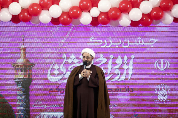 جشن ازدواج ۶۵۰ زوج دانشجوی دانشگاه‌های قم در سالروز میلاد جوادالائمه(س)