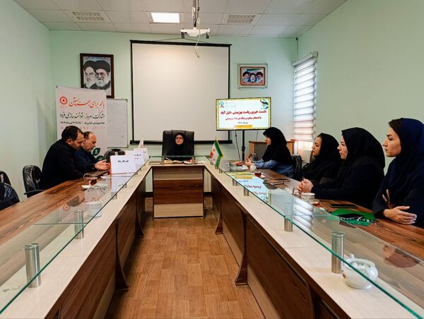 نشست خبری اصحاب رسانه با رییس اداره بهزیستی شهرستان خلیل آباد 