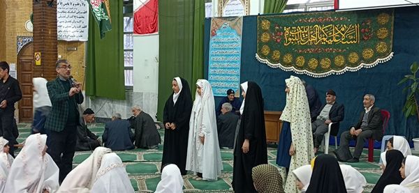 برگزاری محفل انس با قرآن با حضور قاریان برتر استانی در شهر اراک