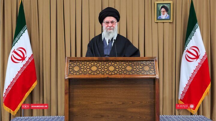 سید علی خامنه‌ای؛ از شاهد جنگ‌های جهانی تا فرمانده دفاع مقدس: درک ضرورت قدرت نظامی