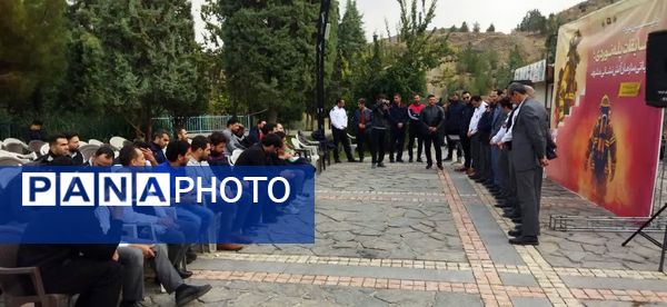 پله نوردی آتش‌نشانان مشهدی در پلکان باباکوهی 