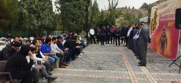 پله نوردی آتش‌نشانان مشهدی در پلکان باباکوهی 