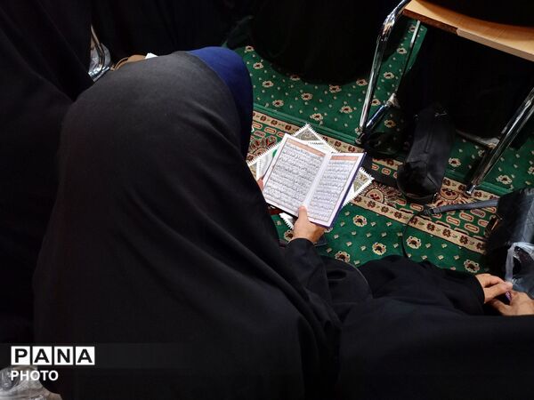 محفل اشک به یاد رهبر شهید انقلاب