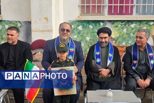  همایش «یاوران انقلاب» با محوریت نقش آفرینی دانش آموزان در گام دوم انقلاب