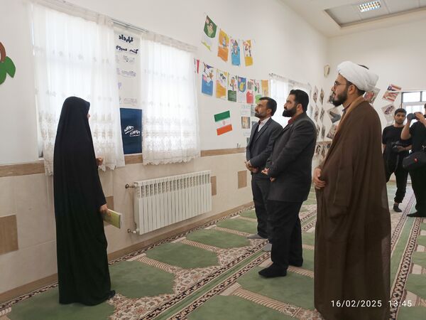 بازدید مسئول اتحادیه انجمن اسلامی یزد از دبیرستان دخترانه شهید زینلی بهاباد