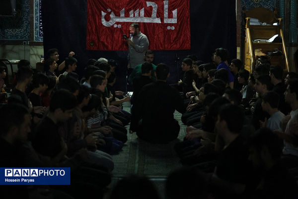 اعتکاف دانش‌آموزی در حسینیه ارشاد