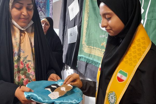 جشن روز مادر در مدارس شهید سرافراز و تربیت اسلامشهر