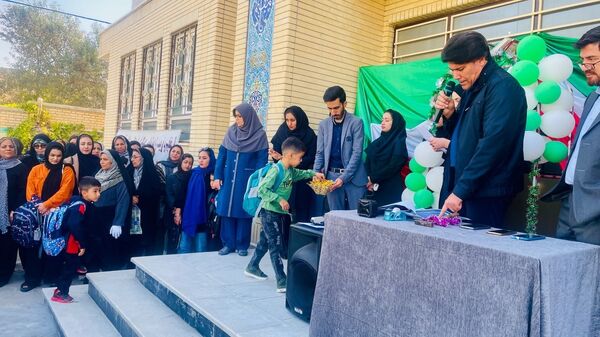 زنگ مهر و زنگ نماز دبستان معلم شهر آشخانه 