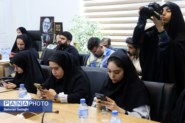 نشست خبری دبیرکل اتحادیه انجمن‌های اسلامی دانش‌آموزان