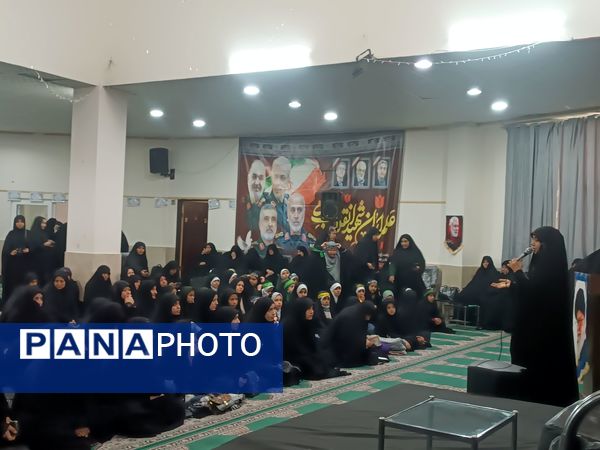 تکریم خانواده شهدا در مسجد حضرت محمد مشهد مقدس