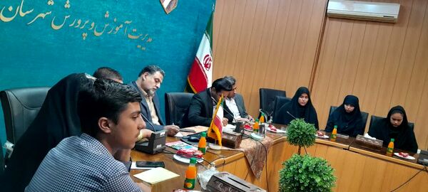 نشست خبرنگاران پانا تفت با رئیس سازمان دانش‌آموزی استان یزد