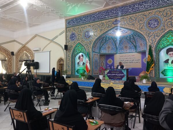 برگزاری اجتماع بزرگ دختران رضوی در شهرستان کاشمر 