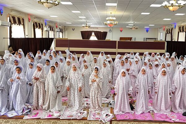 جشن‌نیمه متمرکز بهار بندگی و عبادت برای ۴۵۰ دانش‌آموز آباده‌ای