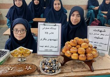 برگزاری مراسم شهادت امام جعفر صادق علیه السلام در دبیرستان شاهد نجمه ناحیه دو شهرری 
