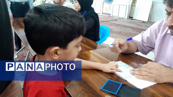 حضور پرشور مردم‌کرج پای‌صندوق‌های رای‌گیری  