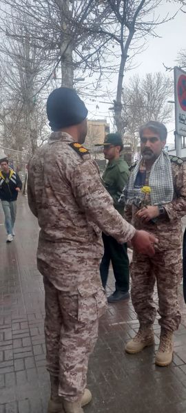 قدردانی مردم از مدافعان امنیت در روز پدر