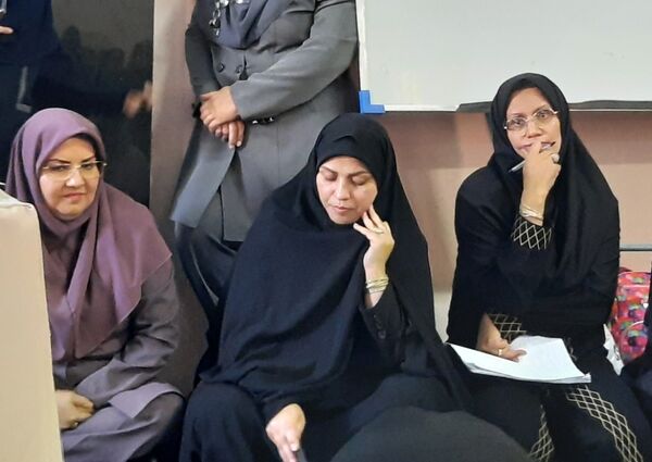  جلسه انجمن اولیا و مربیان در دبیرستان فرهنگیان ناحیه ۷مشهد 