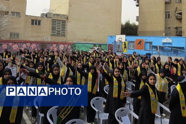 فجر دانش آموزی در قلبِ ری