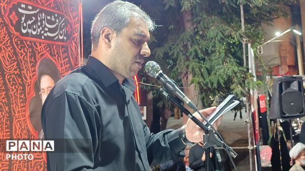 شبی به یاد رهبر شهید