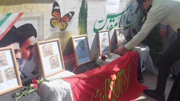 آیین گرامیداشت هفته دفاع مقدس در دبیرستان حضرت زهرا ناحیه ۶