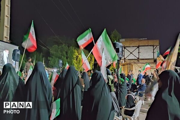 پرچم عزت را می‌بریم بالا 