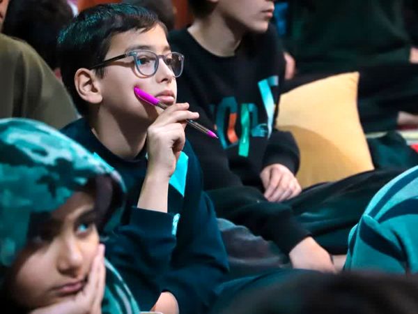 جلوه‌ای از اعتکاف دانش‌آموزی در مسجد امام علی‌بن‌ابی‌طالب (ع)