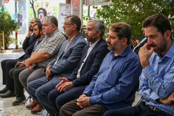 آیین غبارروبی مزار شهدا با حضور اصحاب رسانه در قم