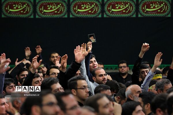 اولین شب عزاداری فاطمیه‌ با حضور رهبر معظم انقلاب