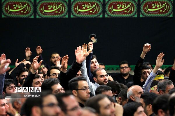 اولین شب عزاداری فاطمیه‌ با حضور رهبر معظم انقلاب