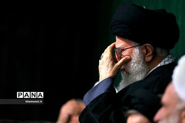 اولین شب عزاداری فاطمیه‌ با حضور رهبر معظم انقلاب