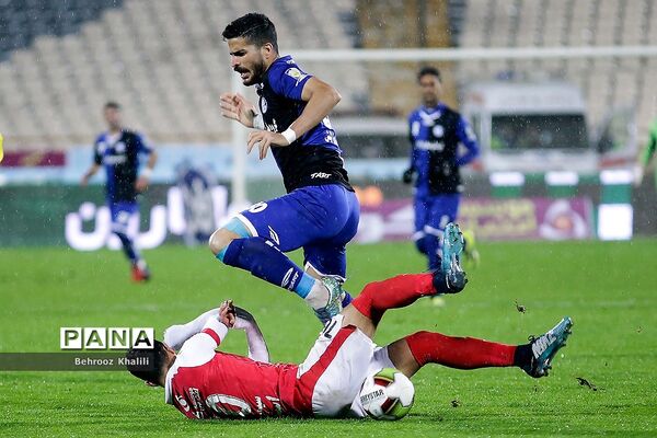 دیدار تیم‌های  پرسپولیس تهران  و  استقلال خوزستان