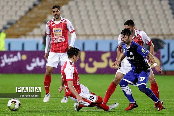 دیدار تیم‌های  پرسپولیس تهران  و  استقلال خوزستان