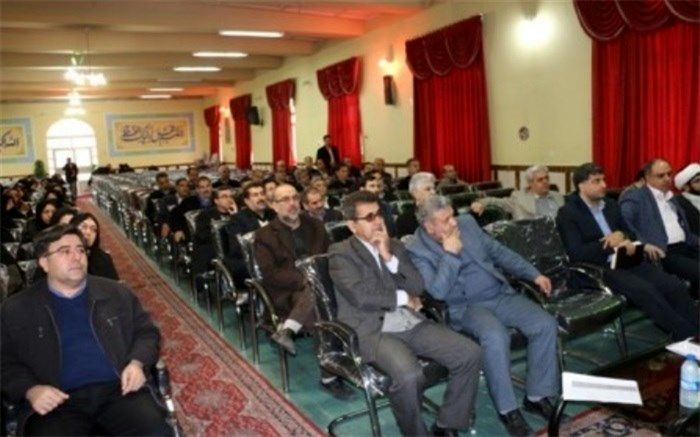 معلمان راهبران نسل جوان هستند