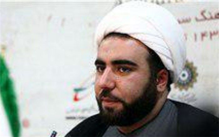 رونمایی از پوستر نمایش « گوش‌هایم را بشنو»