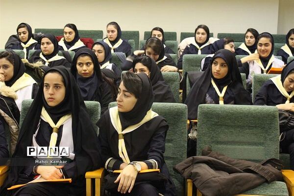 بازدید دانش آموزان پیشتاز آذربایجان شرقی از سازمان تامین اجتماعی